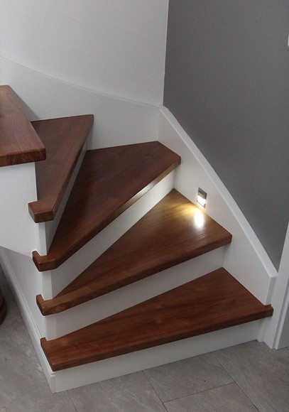 Schody samonośne 102